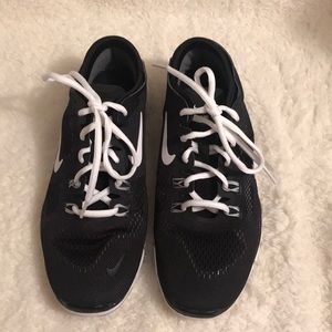 Brand New Women’s black Nike free 5.0